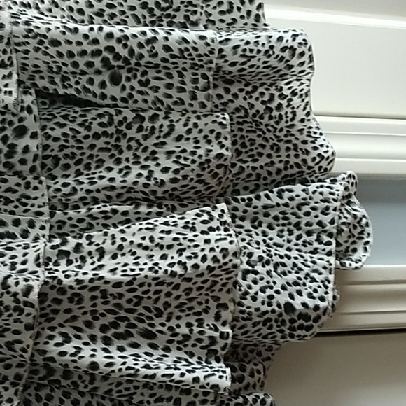 Simplee Plus Step Into Romper Abstract Animal Print 3X - Picture 9 of 12